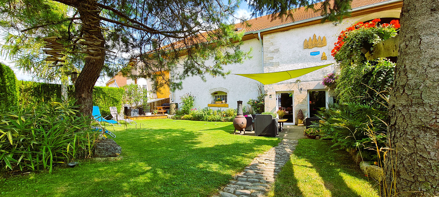 La Cabane et SPA Chez Jules · Vellerot-lès-Vercel, Doubs